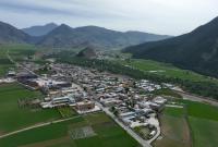 【打造高地 建設“四地”】青海祁連:卓爾山下,致富之路好風光