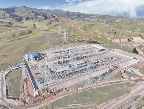 瑪爾擋水電站750千伏云杉變電站投運(yùn)