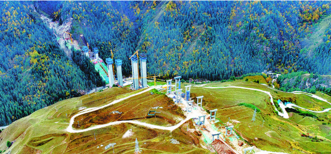 同賽高速公路扎毛河特大橋正緊張有序加緊建設