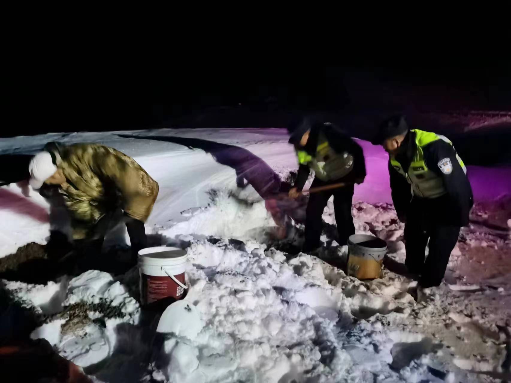 雪中最美風“警”線