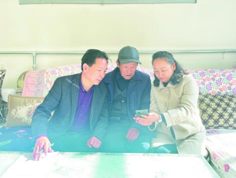 【鞏固拓展脫貧攻堅(jiān)成果同鄉(xiāng)村振興有效銜接·進(jìn)行時(shí)·駐村干部風(fēng)采】萬家坪村來了個(gè)“女強(qiáng)人”——記西寧市湟中區(qū)海子溝鄉(xiāng)萬家坪村駐村工作隊(duì)員郭增霞