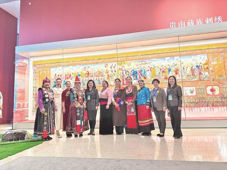貴南藏繡亮相中國工藝美術(shù)館