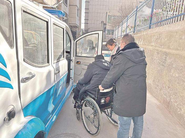 西寧市城中區:有了“專車”,就醫路上暖暖的