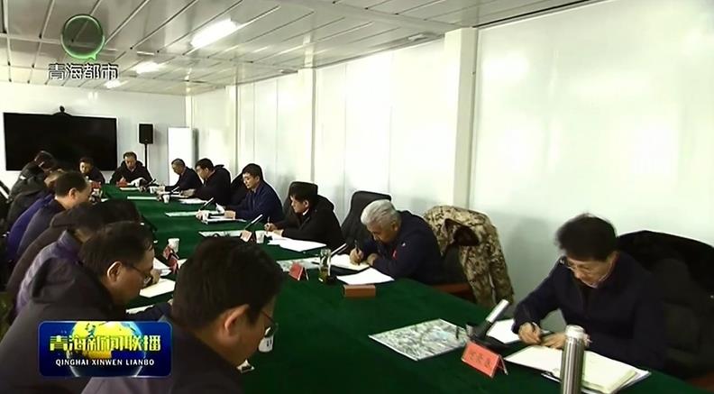 省抗震救災(zāi)現(xiàn)場指揮部會(huì)議暨災(zāi)后重建領(lǐng)導(dǎo)小組第二次會(huì)議召開 集中安置點(diǎn)要在“六有”基礎(chǔ)上做到“六到位” 陳剛主持并講話