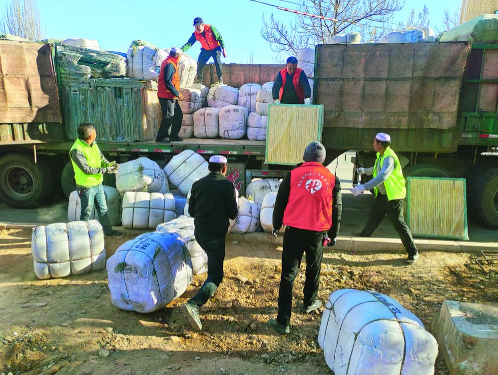 【眾志成城 抗震救災(zāi)】父女齊上陣 沖在第一線