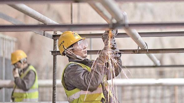 堅守一線只爭朝夕 青海項目建設加速度