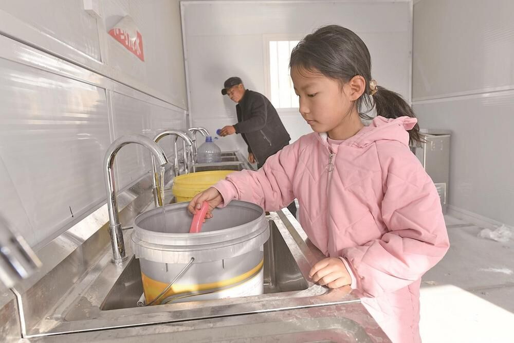 【眾志成城 抗震救災】青海民和:安置點群眾喝水用水有保障