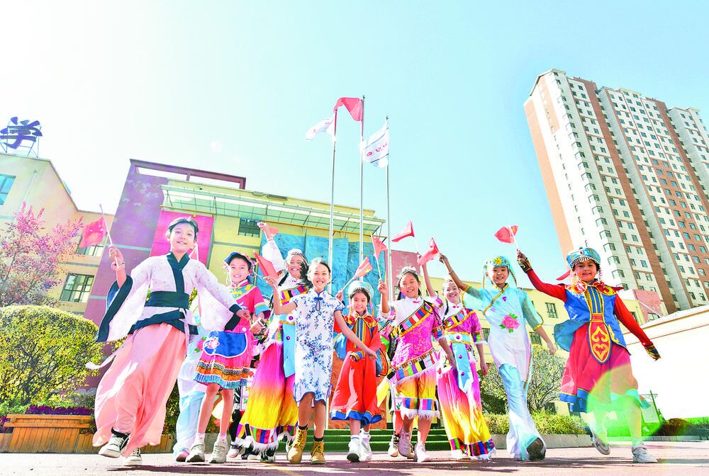 【迎接全省兩會(huì)】民族團(tuán)結(jié)奏和音 幸福之花掛枝頭