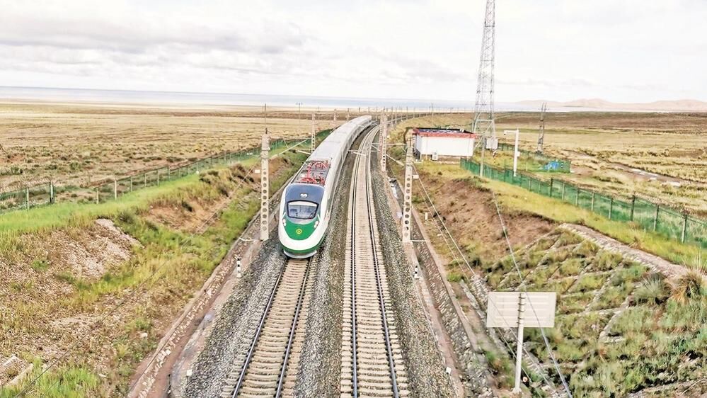 【我們的2023】復(fù)興號首次跑上青藏鐵路