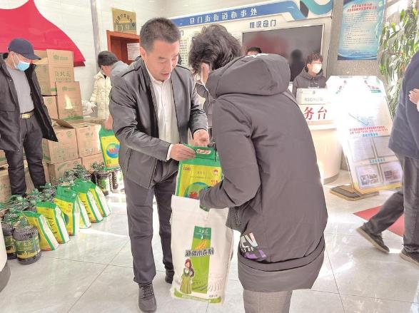 【新春走基層】困難居民收到暖心年貨