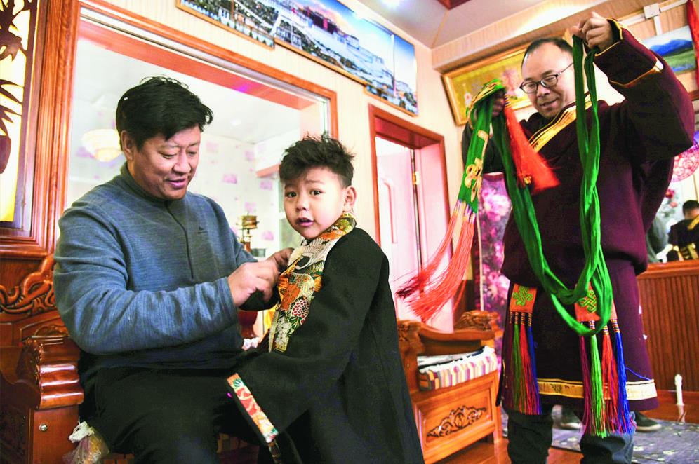 青海海西:長江源村村民喜迎新年