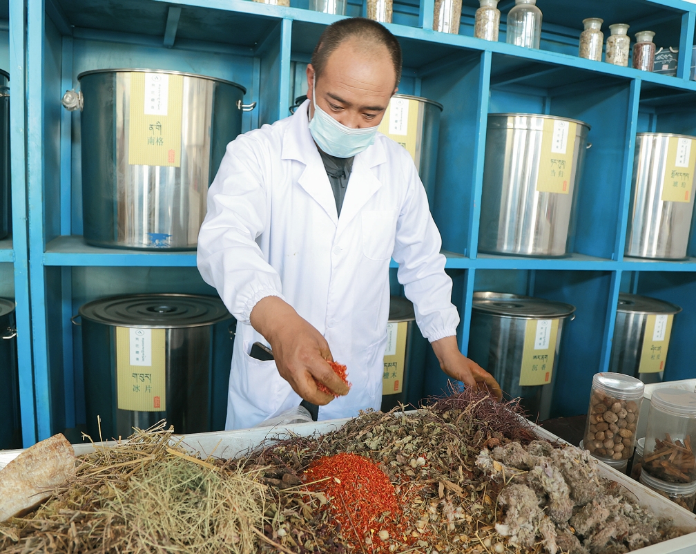 18載堅守詮釋醫者仁心——記2023年“青海好人”更確木蘭