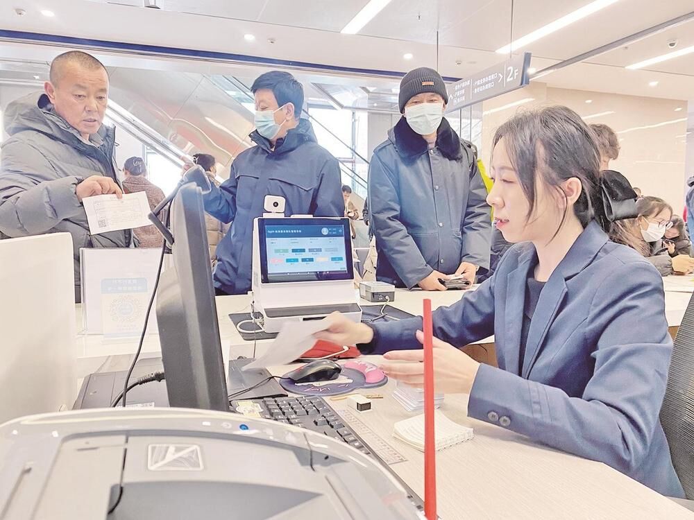 【新春走基層·奮進新征程】新年開跑 奮力前行——龍年春節假期后首個工作日見聞