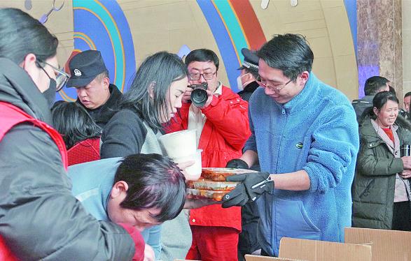 大風中,有這樣一群人——青海省茫崖市全力救助因沙塵暴滯留人員紀實