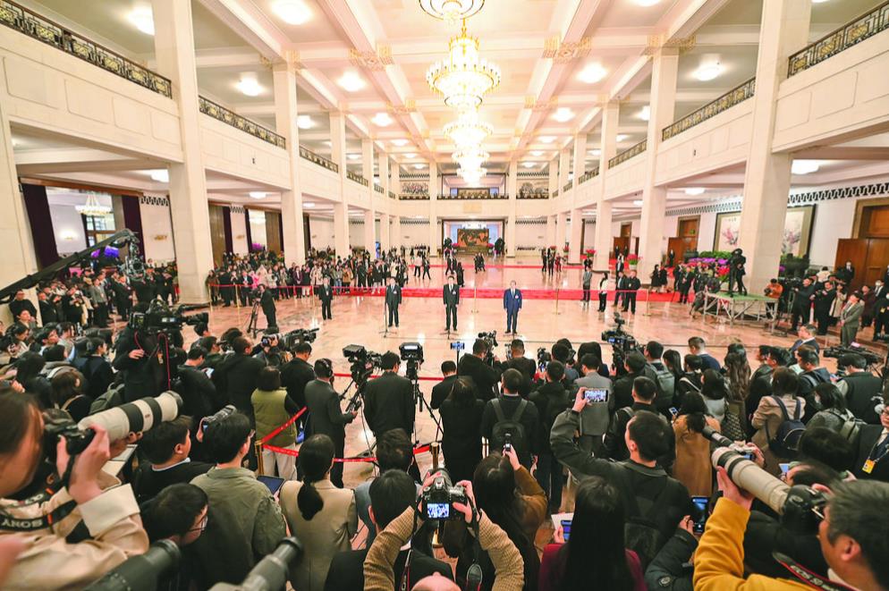 【兩會現場速遞】“委員通道”上的“青海故事”