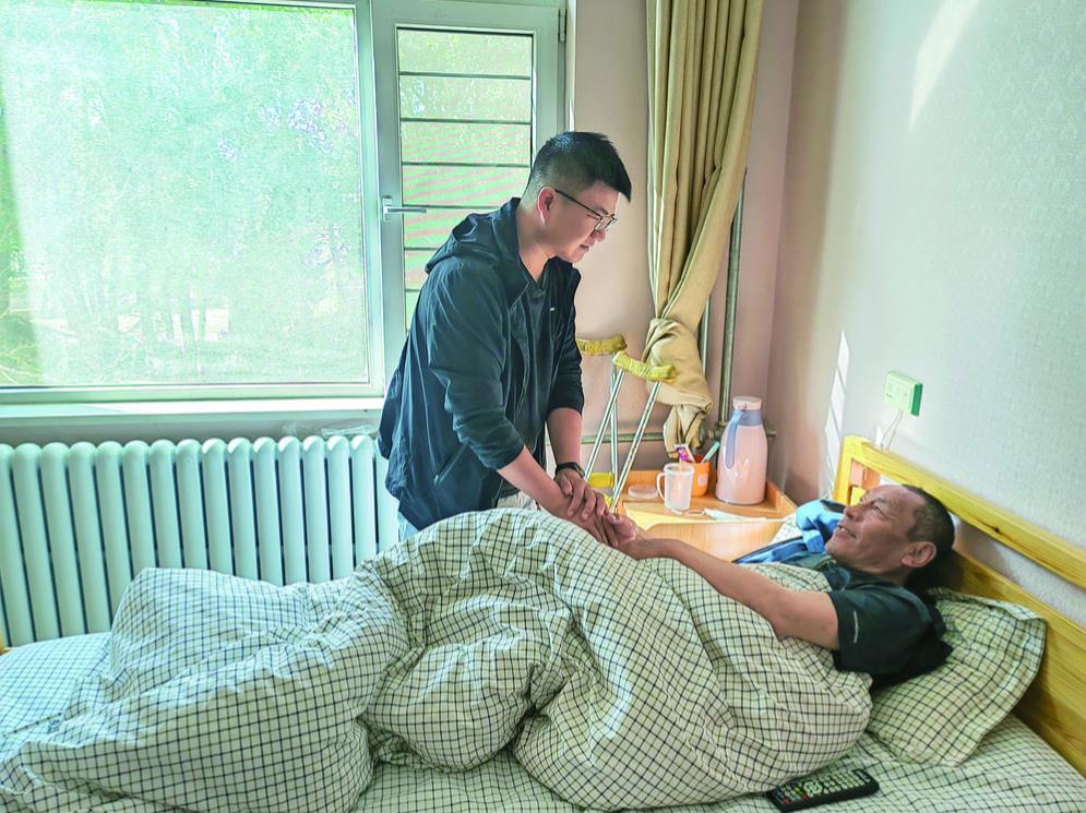 【實(shí)干·駐村第一書記風(fēng)采】不負(fù)青春 不負(fù)使命——記海西州格爾木市唐古拉山鎮(zhèn)長江源村駐村第一書記梁亮