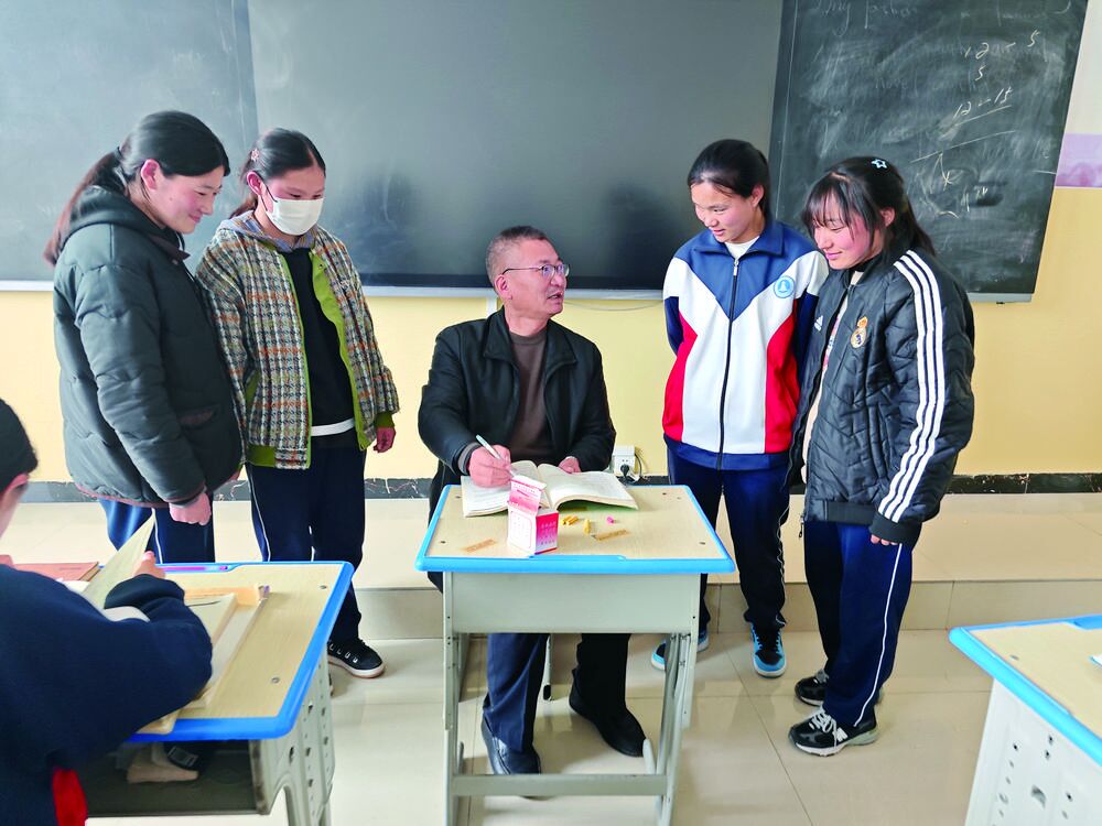 【祖國好 家鄉美】“孩子們的笑臉抵消了我的思鄉之情”