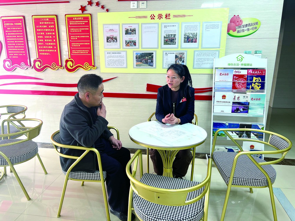 做一顆扎根社區(qū)的“螺絲釘” ——記第九批全國崗位學雷鋒標兵,西寧市南灘街道南山西社區(qū)黨委書記、主任甘振華