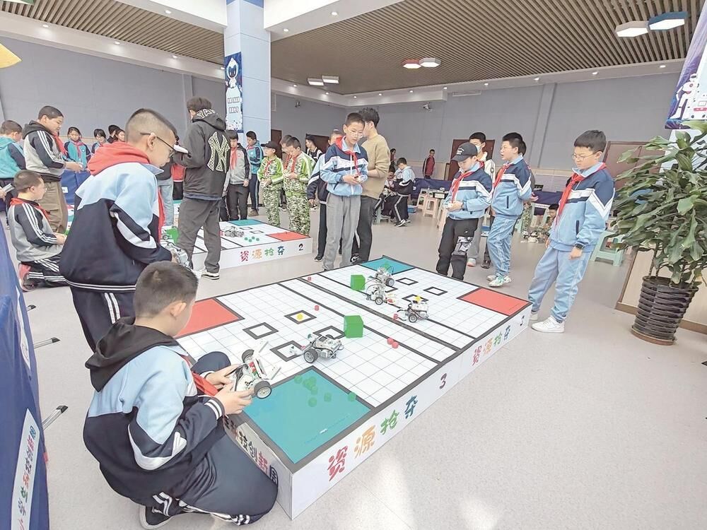 中小學(xué)校園刮起“頭腦風(fēng)暴”——西寧市城中區(qū)首屆中小學(xué)生科技創(chuàng)新周決賽見聞