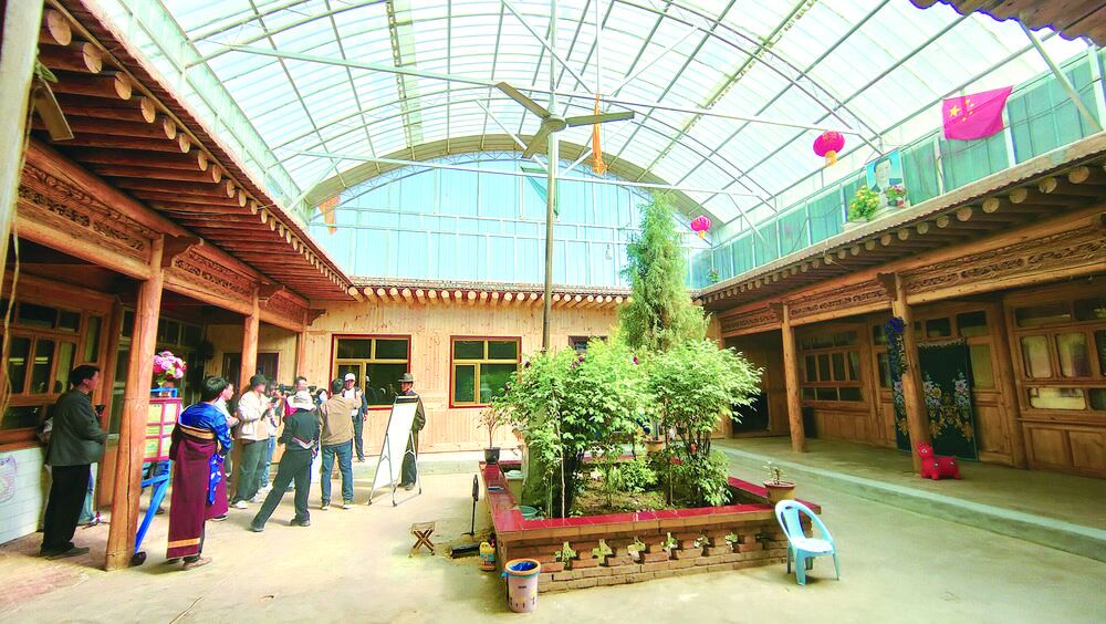 春暖塔加——化隆縣災后恢復重建首批受災群眾回遷入住見聞