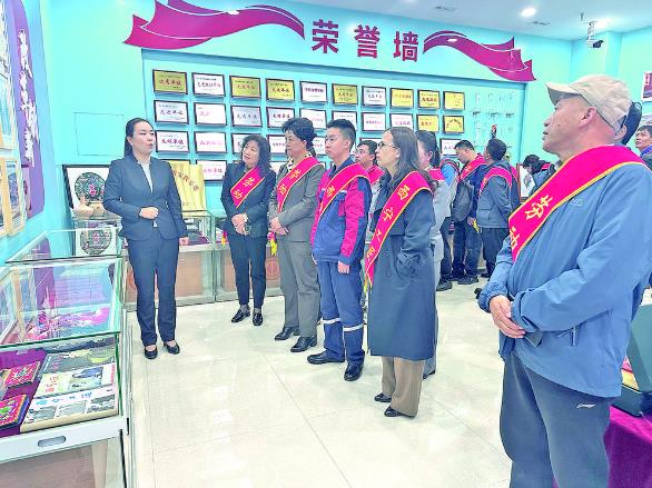 西寧市召開慶五一勞模工匠座談會