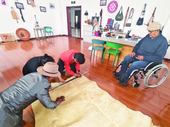 匠心守護百年傳統手工皮藝——“非遺在青海”系列報道之四