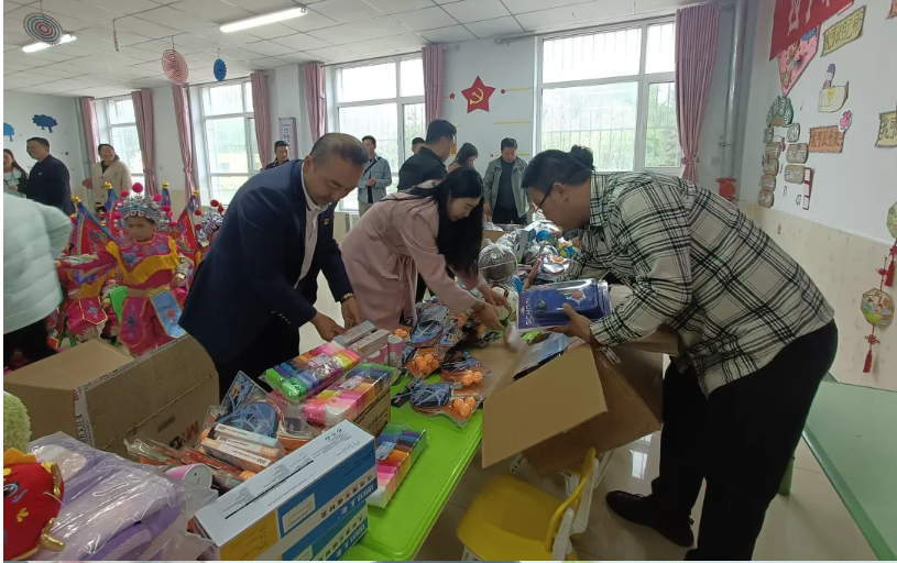 情暖“六一” 與愛(ài)“童”行