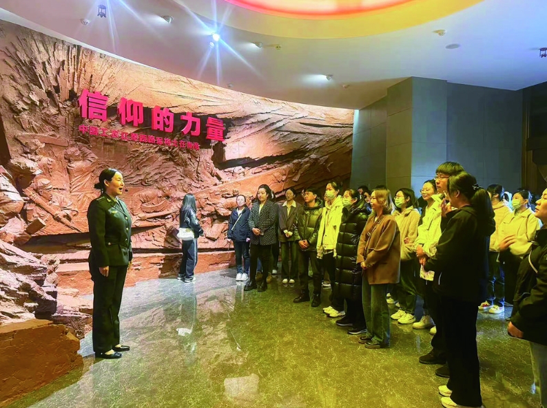 【黨旗領(lǐng)航】西寧深化落實(shí)基層黨建“六個(gè)一”工作要求——“夯基行動(dòng)”為基層黨建賦能加力