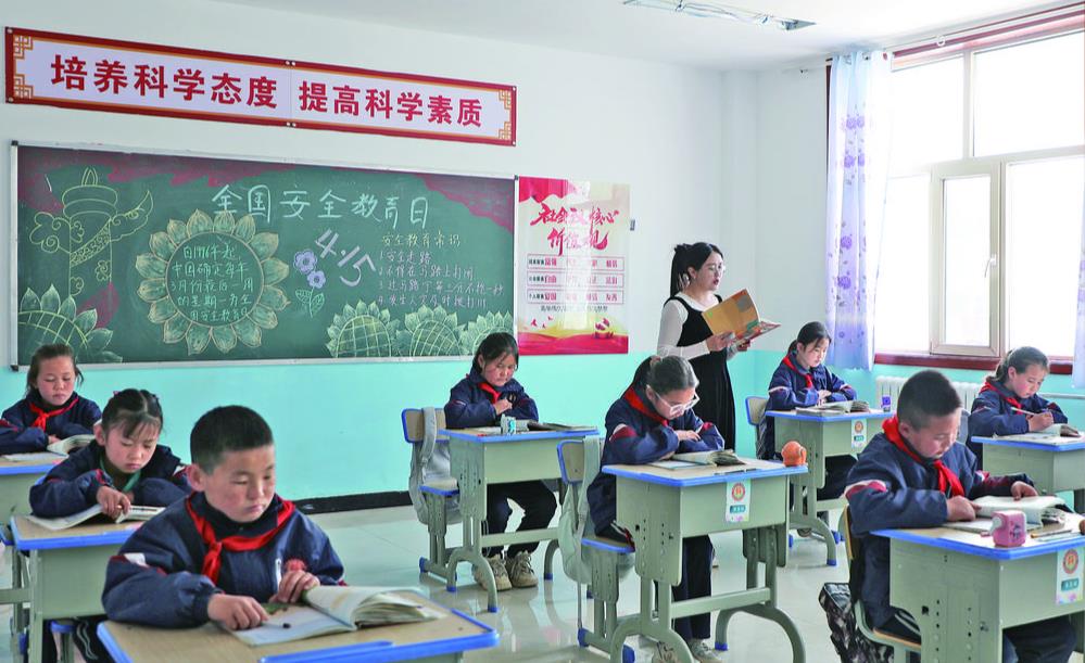 【祖國好 家鄉美】戈壁深處“吹蒲公英”的人