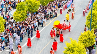 青海西寧:又一人氣打卡地!北川河畔上演精彩嘉年華