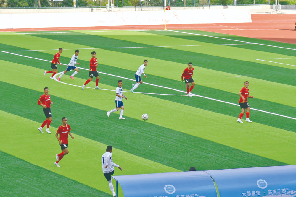 【大美青海·高原足球】風(fēng)雨中的對決喧鬧了隆務(wù)河畔——“青超聯(lián)賽”第五輪黃南州主場見聞