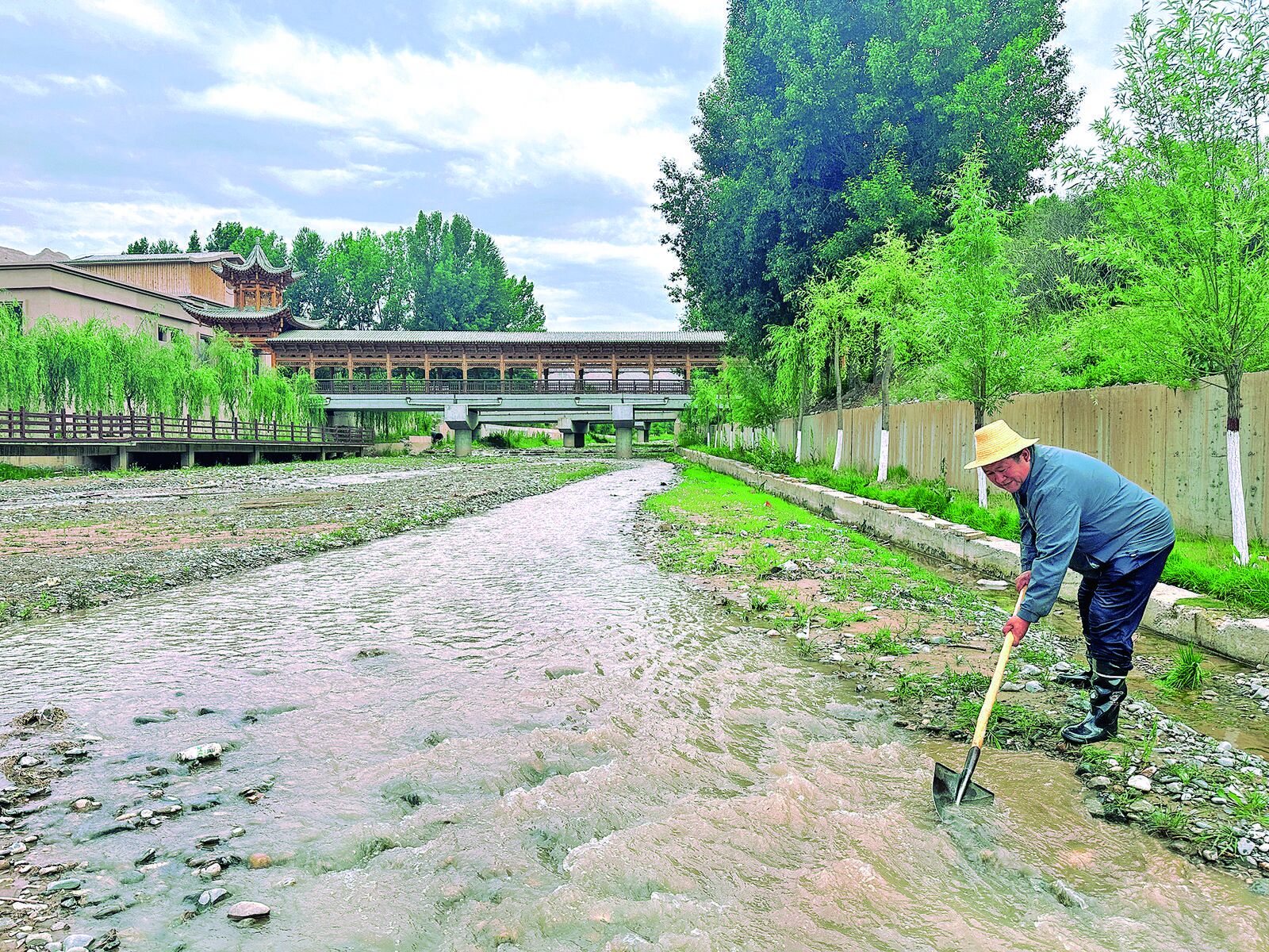 【黨旗在基層一線高高飄揚(yáng)·黨旗輝映新征程 實(shí)干篤行在一線】當(dāng)好“河保姆” 護(hù)好“生態(tài)美”