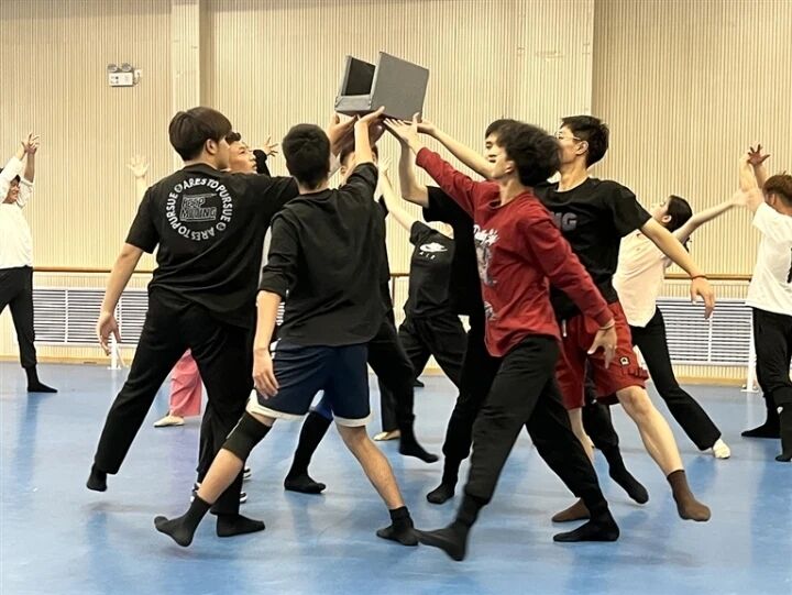 穿越千年歷史 共舞彩陶神韻