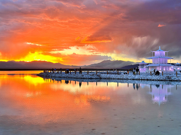 茶卡鹽湖多彩晚霞 攝影:尤莉靈 (3)_副本