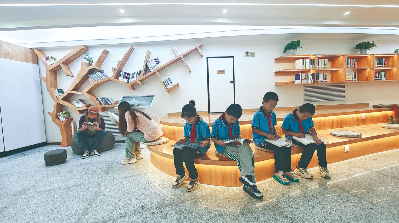 黃河岸邊享閱讀之趣