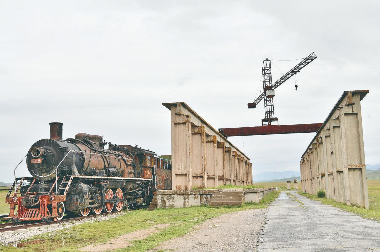 【走進(jìn)221 致敬元?jiǎng)住獋鞒泻霌P(yáng)“兩彈一星”精神】草原深處的神秘小站