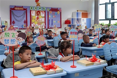 青海西寧:開學第一天 滿滿新氣象