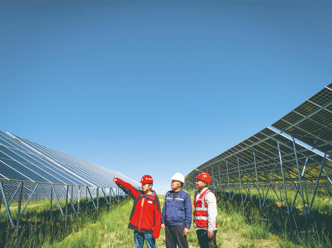 【新時代 新征程 新偉業·高質量發展調研行】青豫二期:光伏板浩瀚萬頃——走進重點項目建設現場⑤