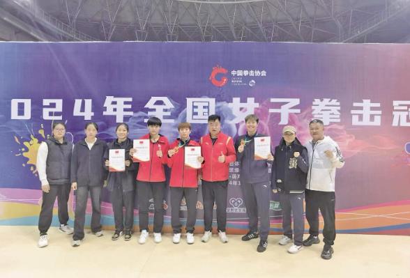 青海省拳擊運動員斬獲兩金