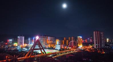 年度最大滿月!比太陽還要大