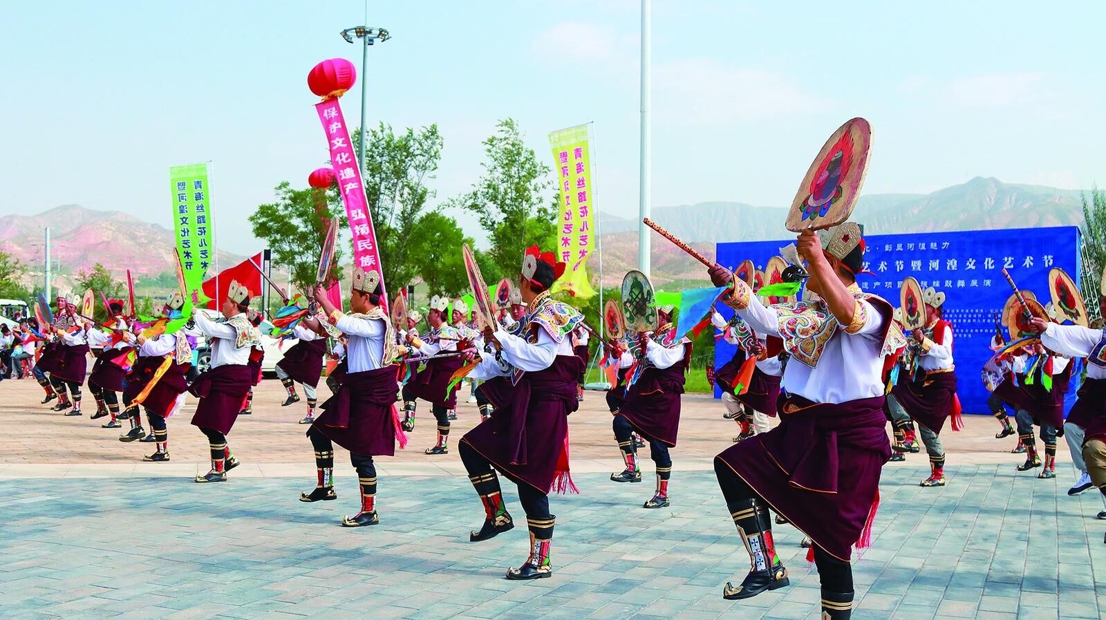 【新時代 新征程 新偉業(yè)·高質量發(fā)展調研行】芬芳四溢,民族團結之花盛開河湟大地——高質量發(fā)展區(qū)域調研行·海東篇(上)