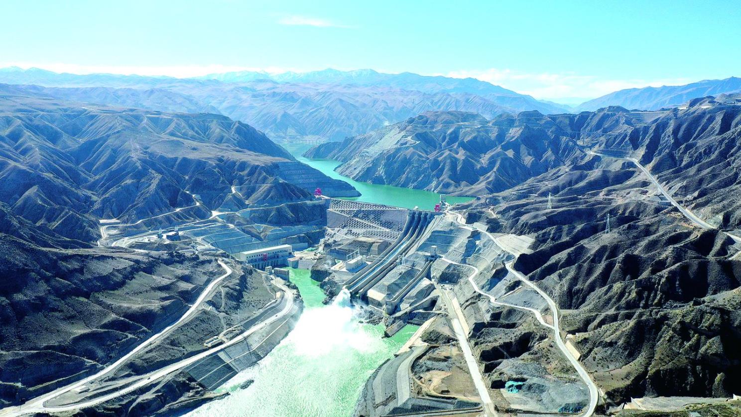 國內(nèi)首座鑲嵌混凝土面板堆石壩 羊曲水電站首臺(tái)機(jī)組并網(wǎng)發(fā)電