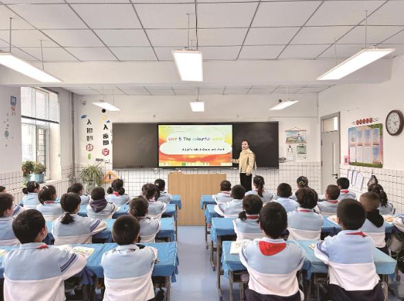 【牢記囑托 實干篤行——秋行海東看發展】新學校 新家園 新生活