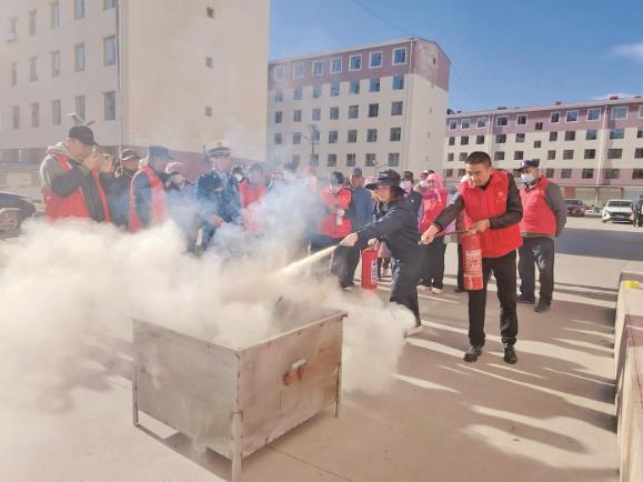 消防演練。本組圖片均由海北州消防救援支隊(duì)提供