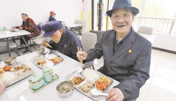 【牢記囑托 實干篤行】一餐熱飯里的民生溫度