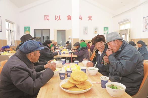 青海民和震后搬遷新村幸福食堂開餐啦