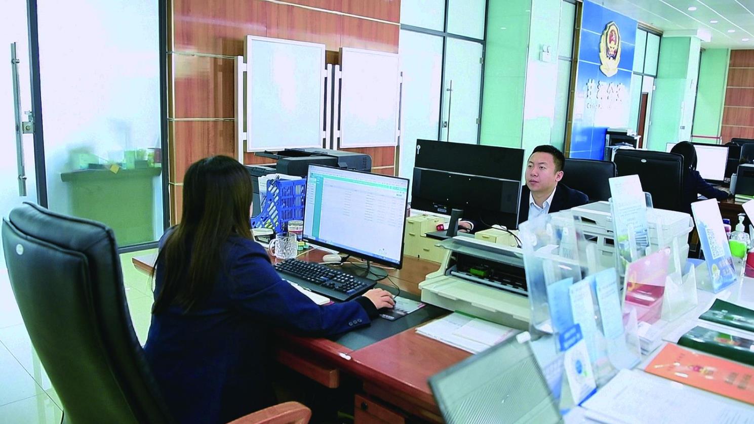 【新時代 新征程 新偉業(yè)·高質(zhì)量發(fā)展調(diào)研行】從服務(wù)之“效”看作風(fēng)之“變”——走進(jìn)西寧看發(fā)展·蹲點調(diào)研之五