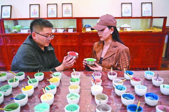 【文化中國行】齊魯畫師的唐卡夢