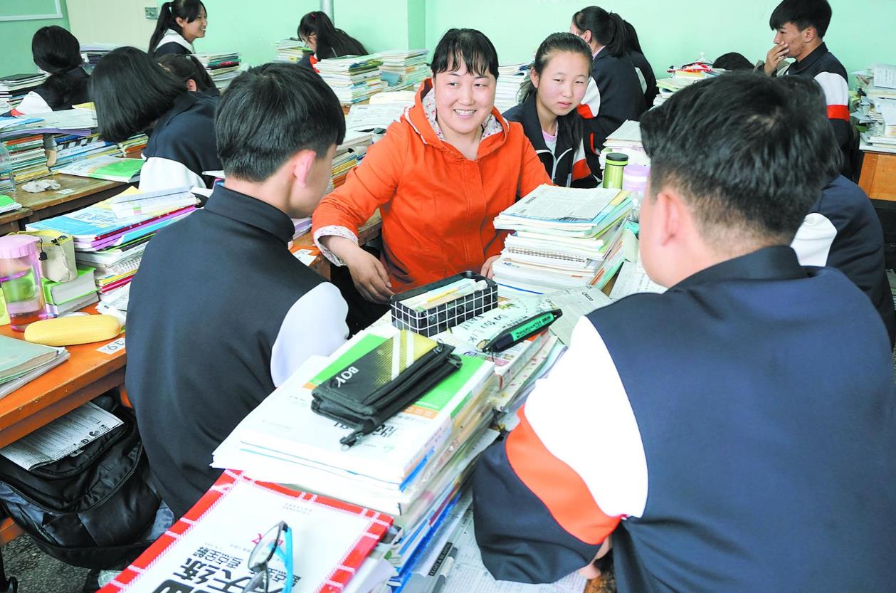 大愛(ài)育桃李 丹心綻芬芳——記第五屆“青海榜樣”楊毛吉