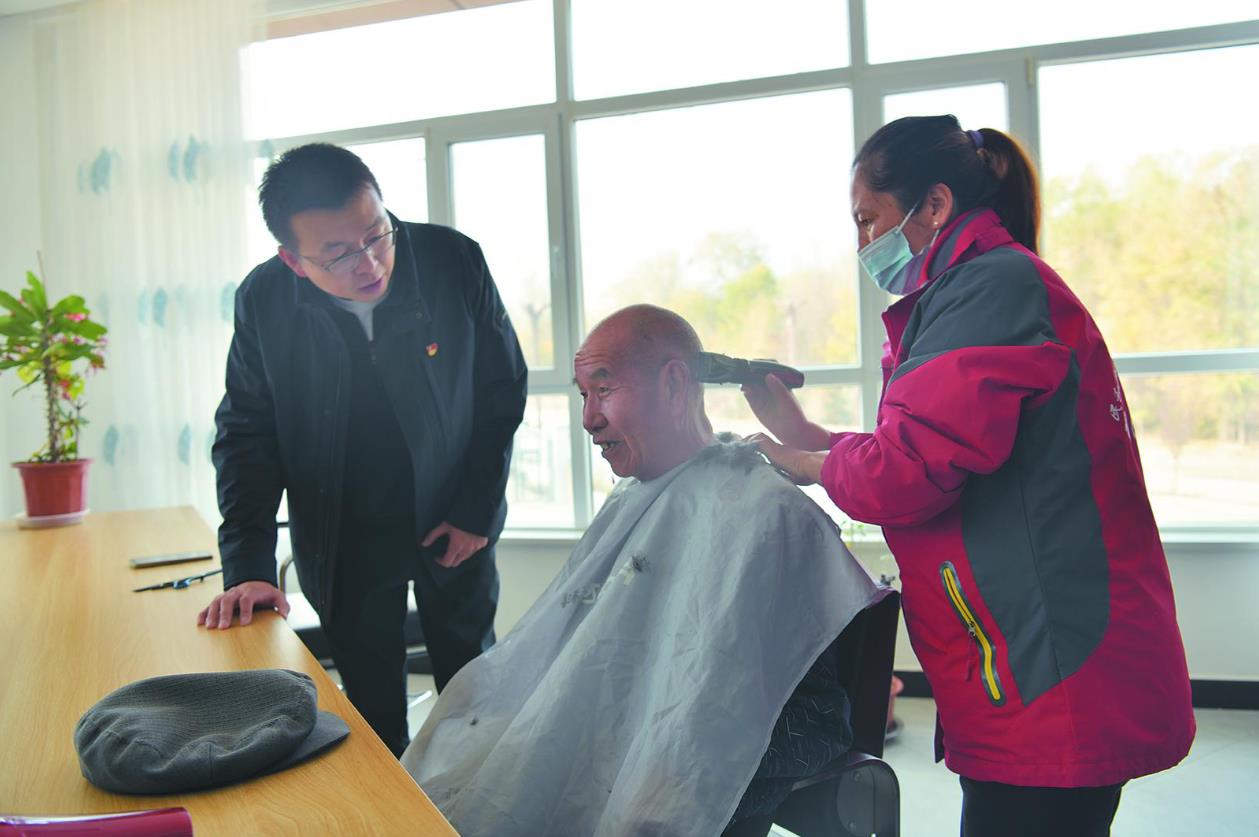 【身邊的感動】溫情守護“夕陽紅”——記2024年誠實守信“青海好人”白亮